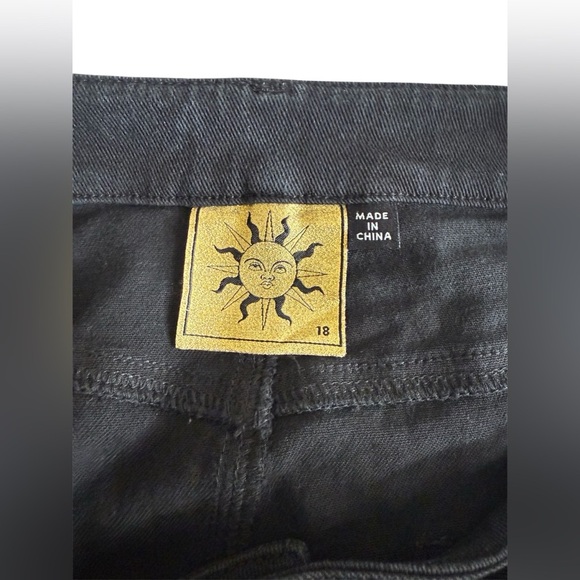 LAZY OAF x Laura Callaghan Eyes On My Butt Skirt - Picture 6 of 9